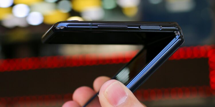 Tech Giants Envision Future Beyond Smartphones