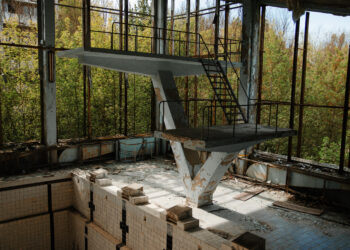 Comprehensive Insights into Cracked Foundations and the Structural, Environmental, and Preventative Measures Every Homeowner Should Understand