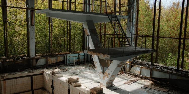 Comprehensive Insights into Cracked Foundations and the Structural, Environmental, and Preventative Measures Every Homeowner Should Understand