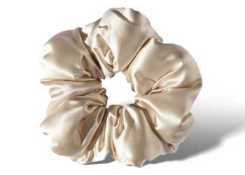 Silk Scrunchies – The Stylish and Healthy Hair Accessory You Need